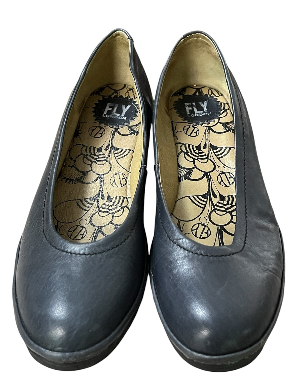 Fly London navy blue leather closed toe wedge pumps - Picture 3 of 9